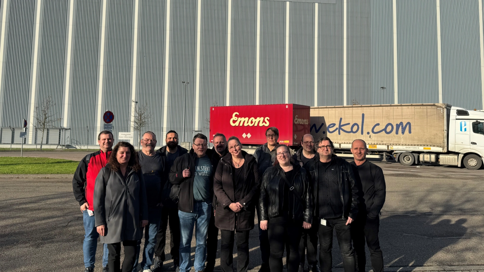 Die Kolleginnen und Kollegen des MA aus Hildesheim sowie Vertreter des Betriebsrates sind nach Karlsruhe gereist, um die Gelegenheit zu nutzen mit den Bereichsvorständen des MA zu sprechen. <br/>